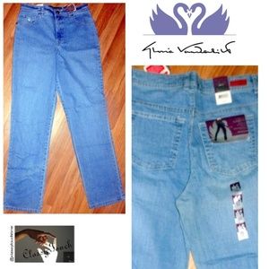 Gloria Vanderbuilt NWT Blue Straight Leg Jeans